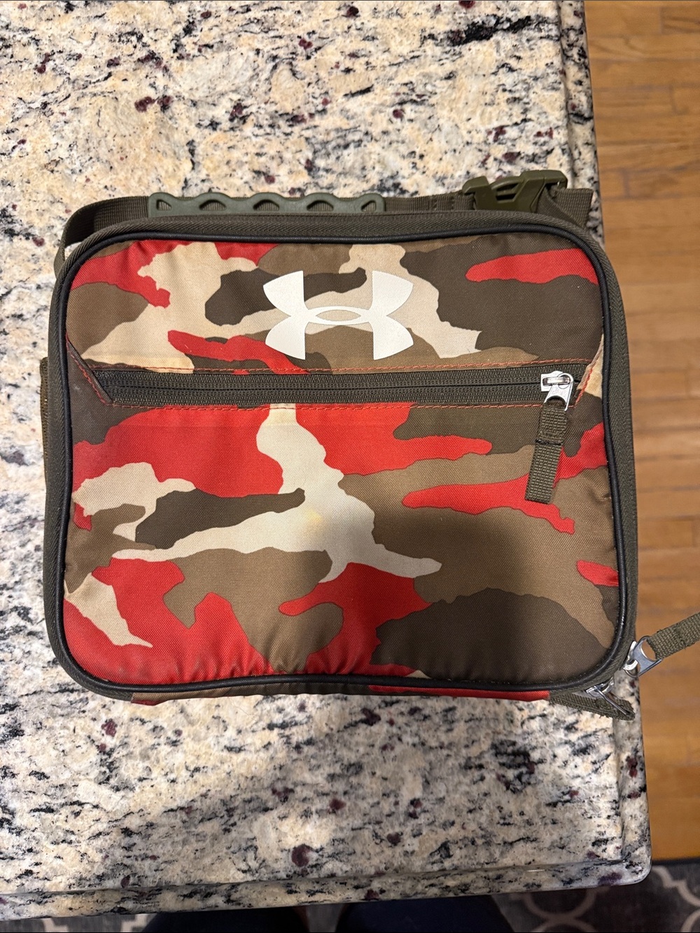 Under Armour Red Brown Camo Lunch Bag with Front Zip Pocket